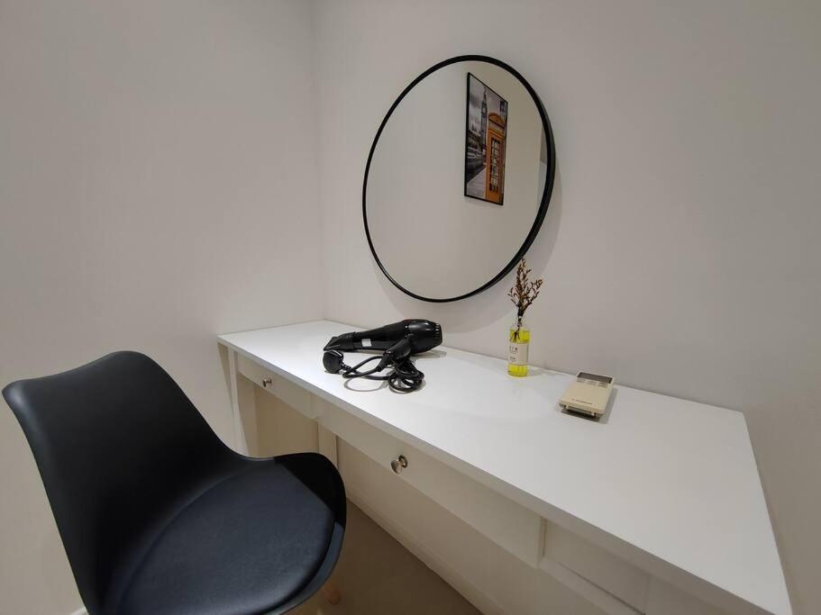Arcoris Mont Kiara 7# Premium 2-bedroom With Balcony #1-4 Pax Apartment Kuala Lumpur