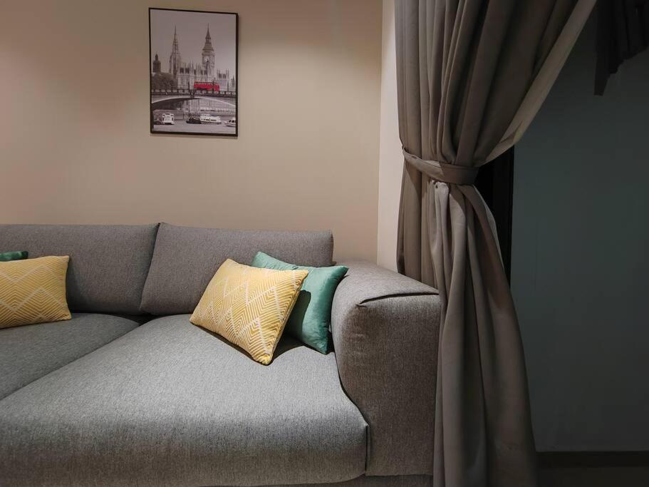 Arcoris Mont Kiara 7# Premium 2-bedroom With Balcony #1-4 Pax *