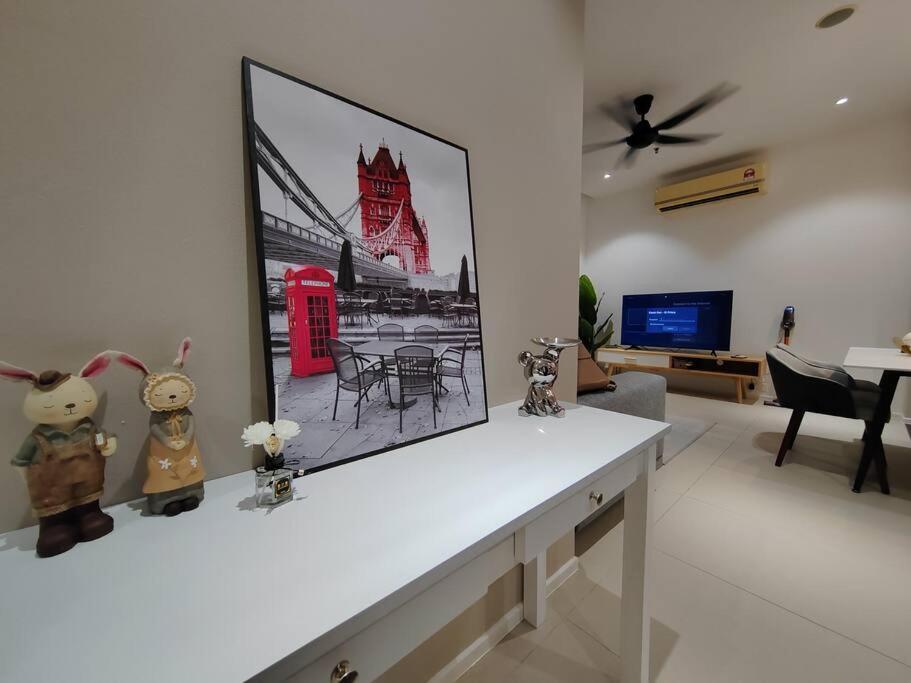Arcoris Mont Kiara 7# Premium 2-bedroom With Balcony #1-4 Pax Pangsapuri *