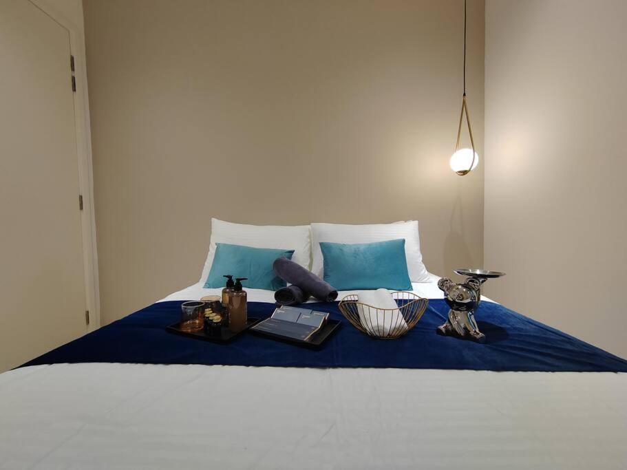 Arcoris Mont Kiara 7# Premium 2-bedroom With Balcony #1-4 Pax